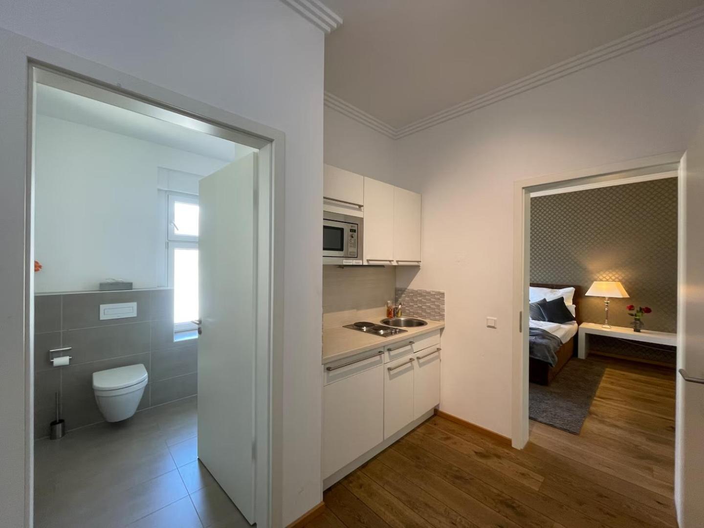 Haven Hotels - Helvetia Suites Duesseldorf City — Photos 1
